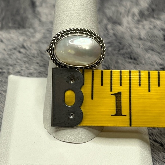 RJ Apacheto Mother of Pearl Ring Size 8 - Picture 4 of 8